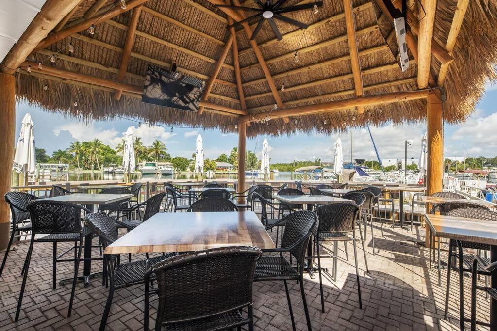 Bay Breeze Aparthotel South Bradenton Exterior foto