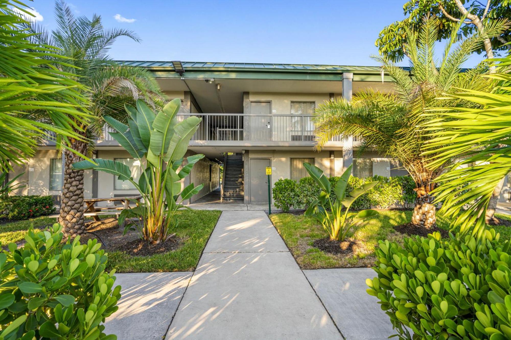 Bay Breeze Aparthotel South Bradenton Exterior foto