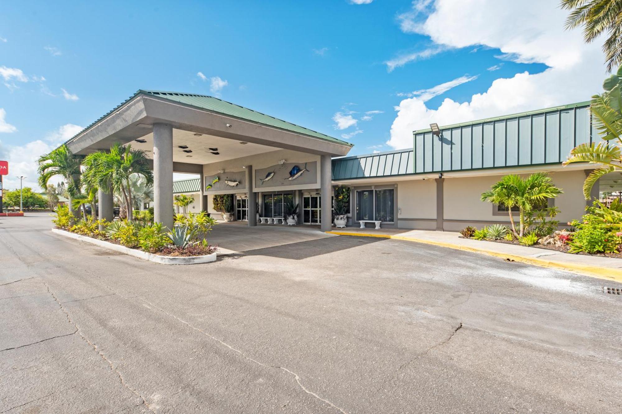 Bay Breeze Aparthotel South Bradenton Exterior foto