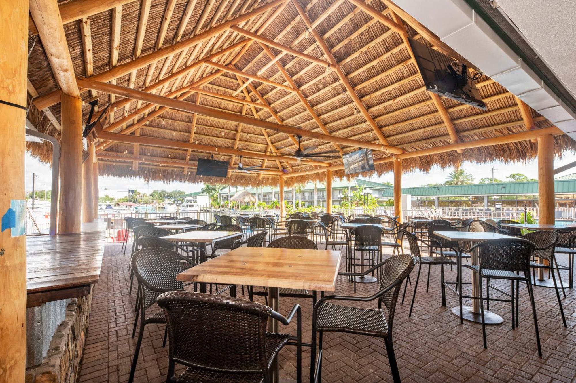 Bay Breeze Aparthotel South Bradenton Exterior foto
