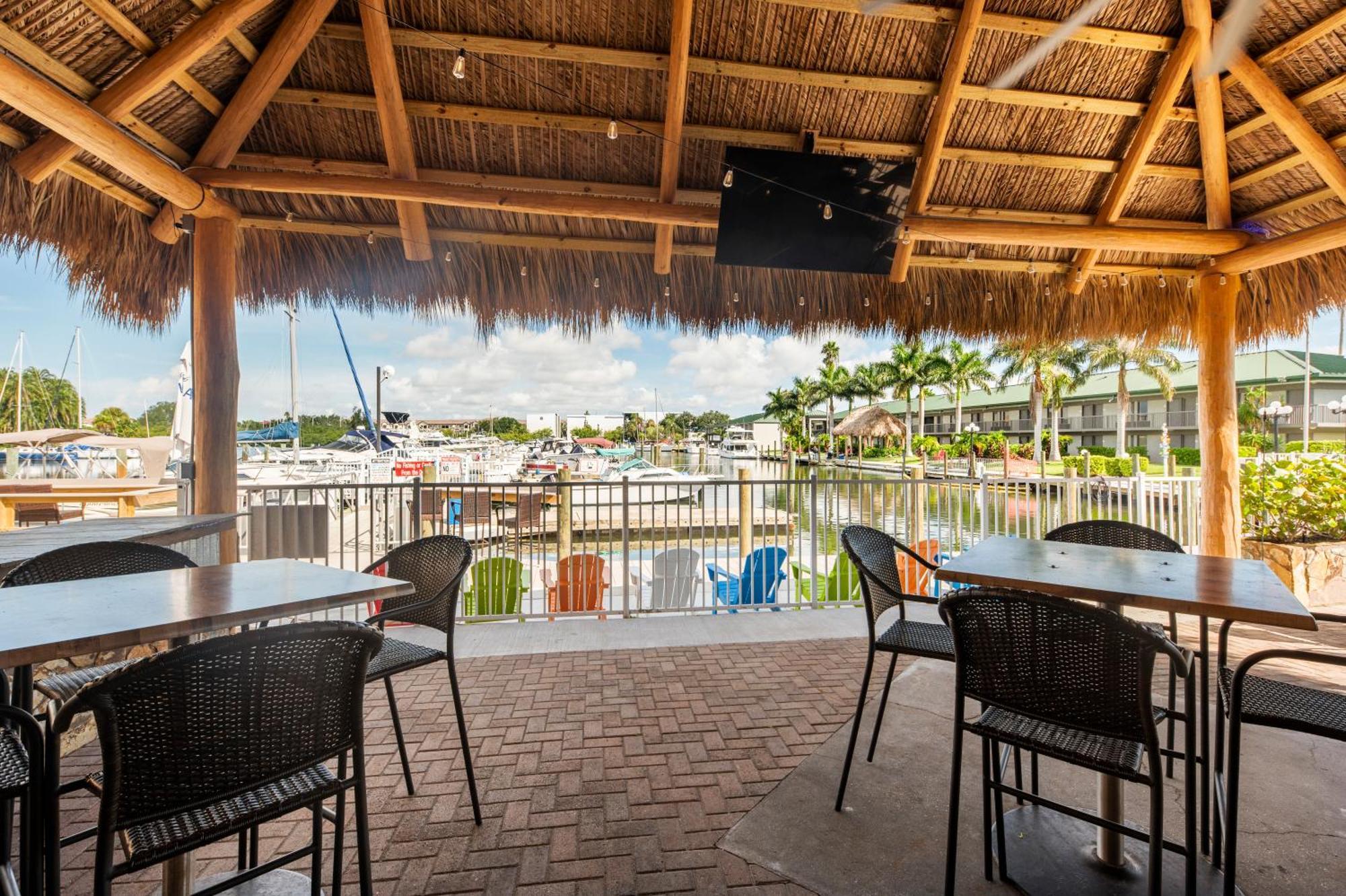 Bay Breeze Aparthotel South Bradenton Exterior foto